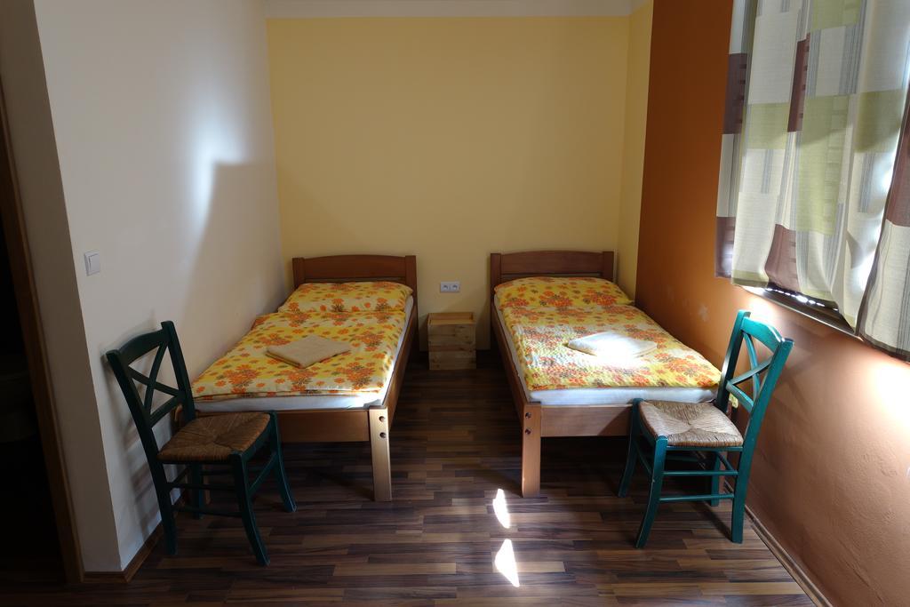 Terezín Penzion U Tomcalu מראה חיצוני תמונה
