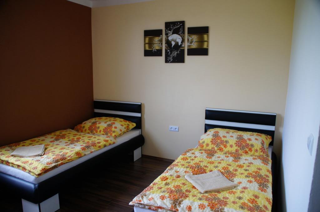 Terezín Penzion U Tomcalu מראה חיצוני תמונה